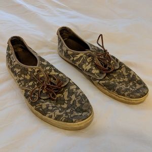 camo otw (off the wall) vans 10.5